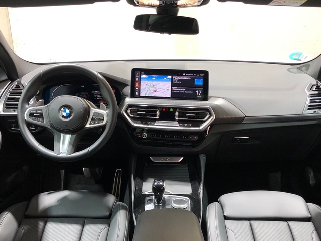 BMW X4 xDrive20d color Gris. Año 2024. 140KW(190CV). Diésel. En concesionario Movilnorte El Carralero de Madrid