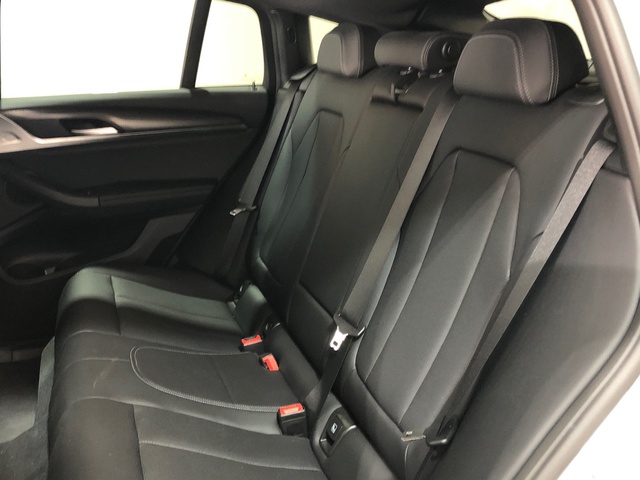 BMW X4 xDrive20d color Gris. Año 2024. 140KW(190CV). Diésel. En concesionario Movilnorte El Carralero de Madrid