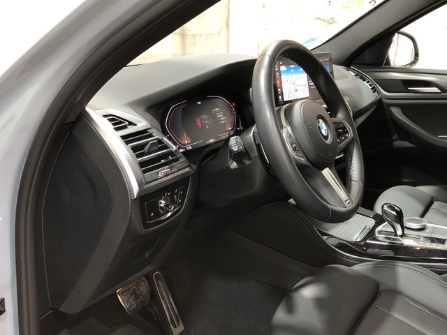 BMW X4 xDrive20d color Gris. Año 2024. 140KW(190CV). Diésel. En concesionario Movilnorte El Carralero de Madrid