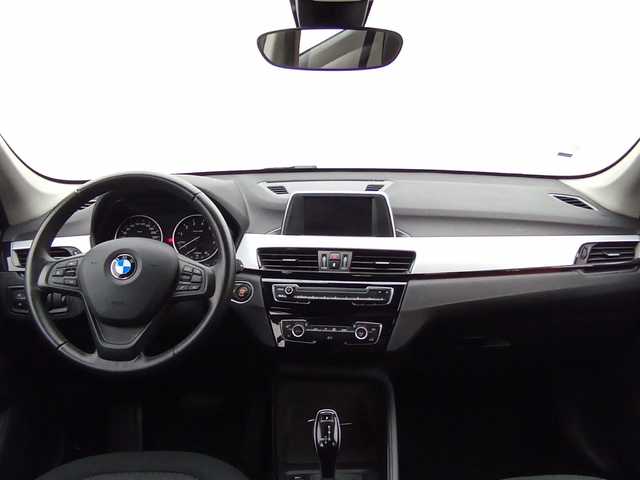 BMW X1 sDrive18i color Gris Plata. Año 2018. 103KW(140CV). Gasolina. En concesionario Augusta Aragon S.A. de Zaragoza