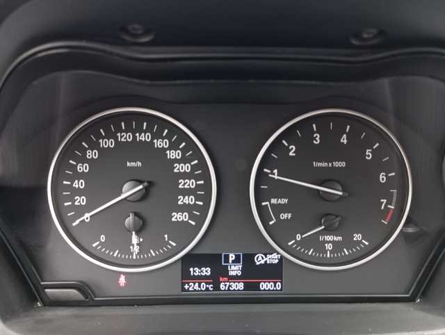 BMW X1 sDrive18i color Gris Plata. Año 2018. 103KW(140CV). Gasolina. En concesionario Augusta Aragon S.A. de Zaragoza