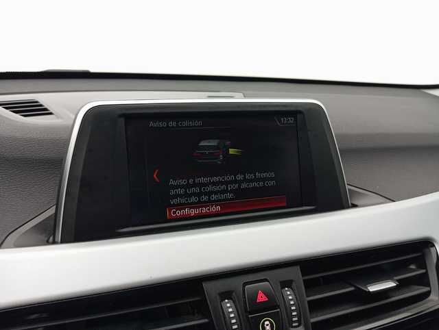 BMW X1 sDrive18i color Gris Plata. Año 2018. 103KW(140CV). Gasolina. En concesionario Augusta Aragon S.A. de Zaragoza