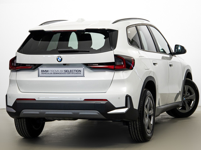 BMW X1 sDrive18d color Blanco. Año 2023. 110KW(150CV). Diésel. En concesionario BMW Fuenteolid Valladolid de Valladolid