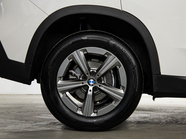 BMW X1 sDrive18d color Blanco. Año 2023. 110KW(150CV). Diésel. En concesionario BMW Fuenteolid Valladolid de Valladolid