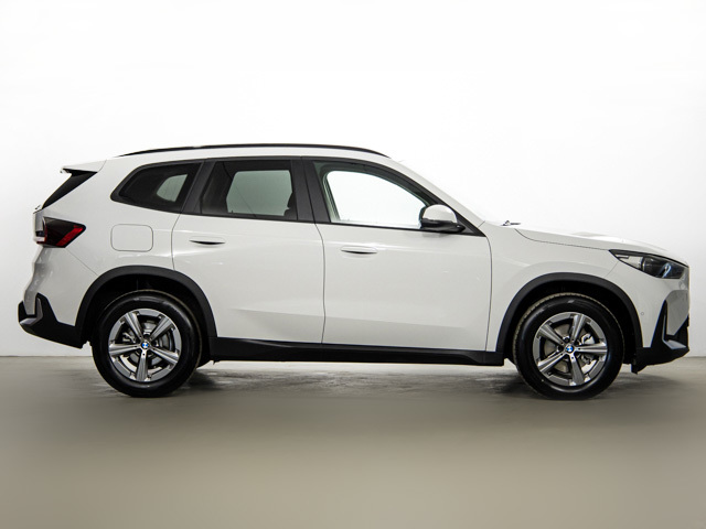 BMW X1 sDrive18d color Blanco. Año 2023. 110KW(150CV). Diésel. En concesionario BMW Fuenteolid Valladolid de Valladolid