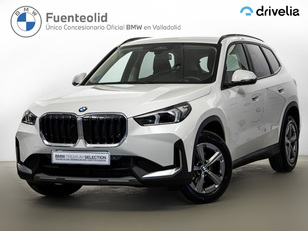 Fotos de BMW X1 sDrive18d color Blanco. Año 2023. 110KW(150CV). Diésel. En concesionario BMW Fuenteolid Valladolid de Valladolid