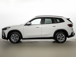 Fotos de BMW X1 sDrive18d color Blanco. Año 2023. 110KW(150CV). Diésel. En concesionario BMW Fuenteolid Valladolid de Valladolid