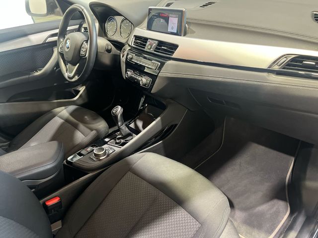 BMW X2 sDrive16d color Negro. Año 2021. 85KW(116CV). Diésel. En concesionario Motor Munich Cadi - Manresa - VO de Barcelona