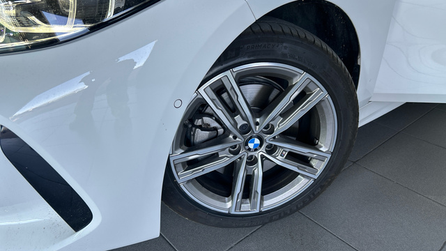 fotoG 5 del BMW Serie 1 118d Business 110 kW (150 CV) 150cv Diésel del 2024 en Madrid