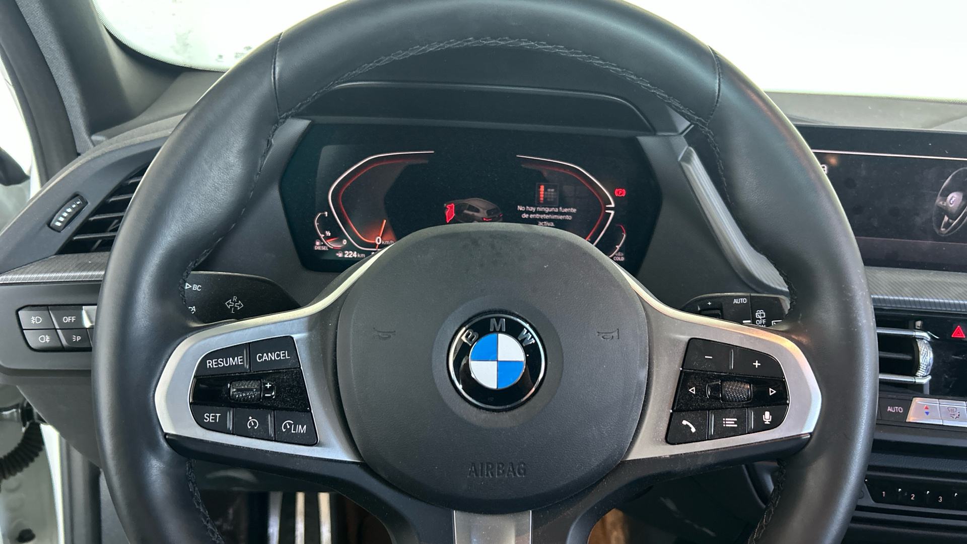 BMW Serie 1 118d color Blanco. Año 2024. 110KW(150CV). Diésel. En concesionario BYmyCAR Madrid - Alcalá de Madrid