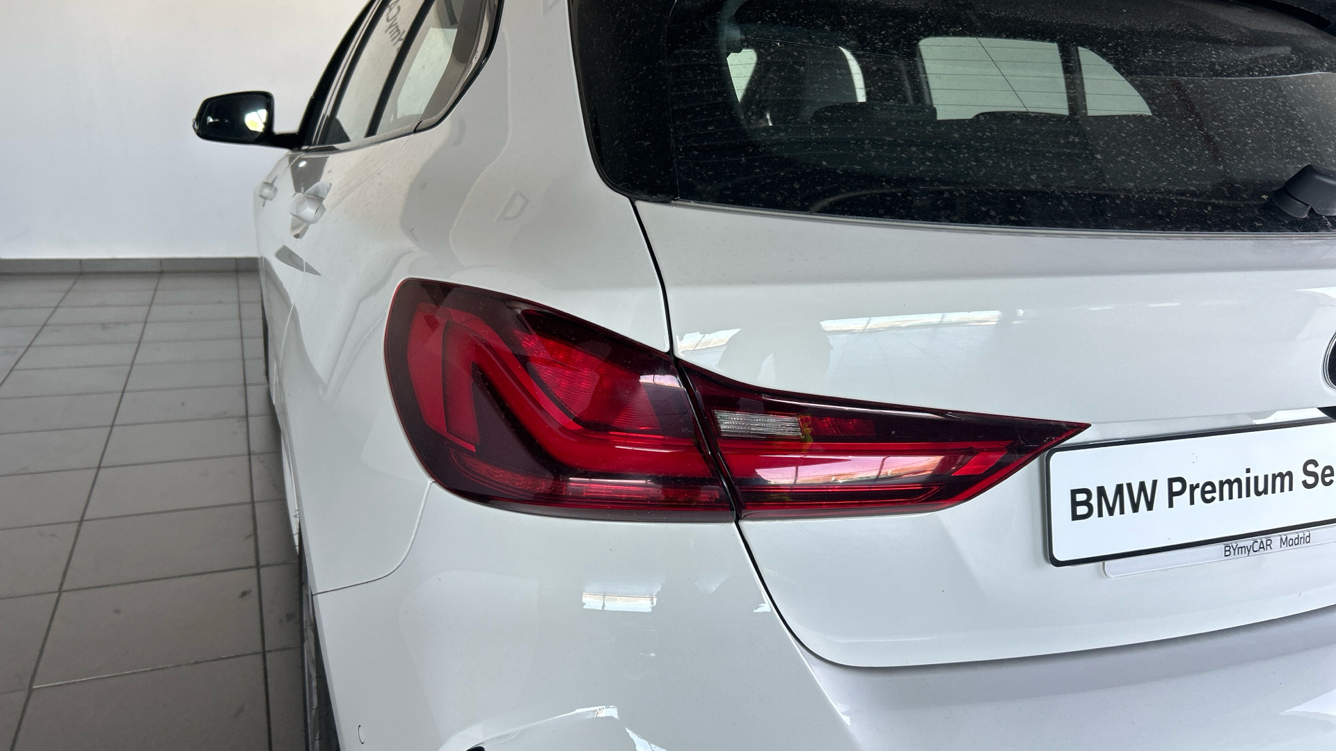 BMW Serie 1 118d color Blanco. Año 2024. 110KW(150CV). Diésel. En concesionario BYmyCAR Madrid - Alcalá de Madrid