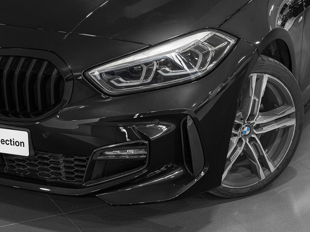 BMW Serie 1 118d color Negro. Año 2024. 110KW(150CV). Diésel. En concesionario Caetano Cuzco, Alcalá de Madrid