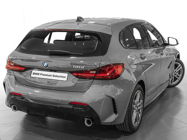 BMW Serie 1 118d color Gris. Año 2024. 110KW(150CV). Diésel. En concesionario Caetano Cuzco, Alcalá de Madrid