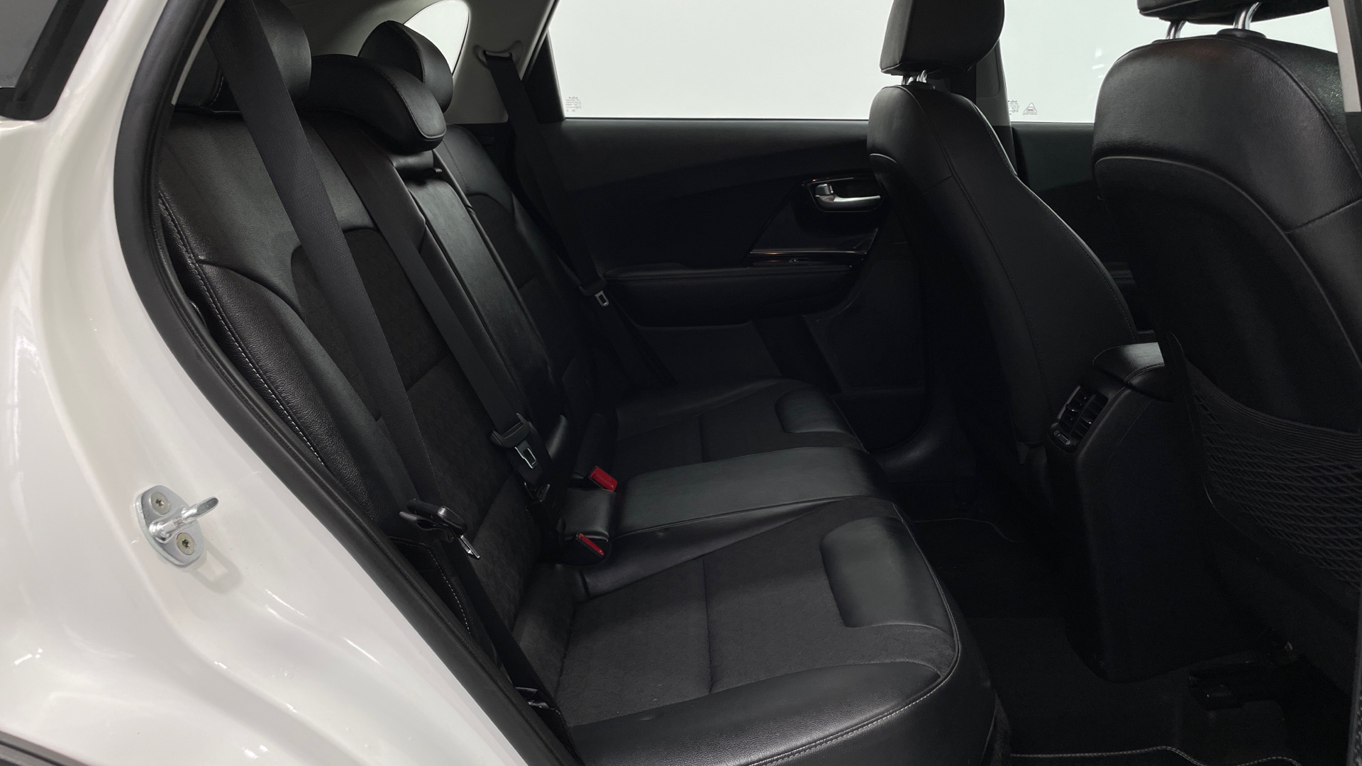 Kia Niro 1.6 GDi PHEV Híbrido - 12