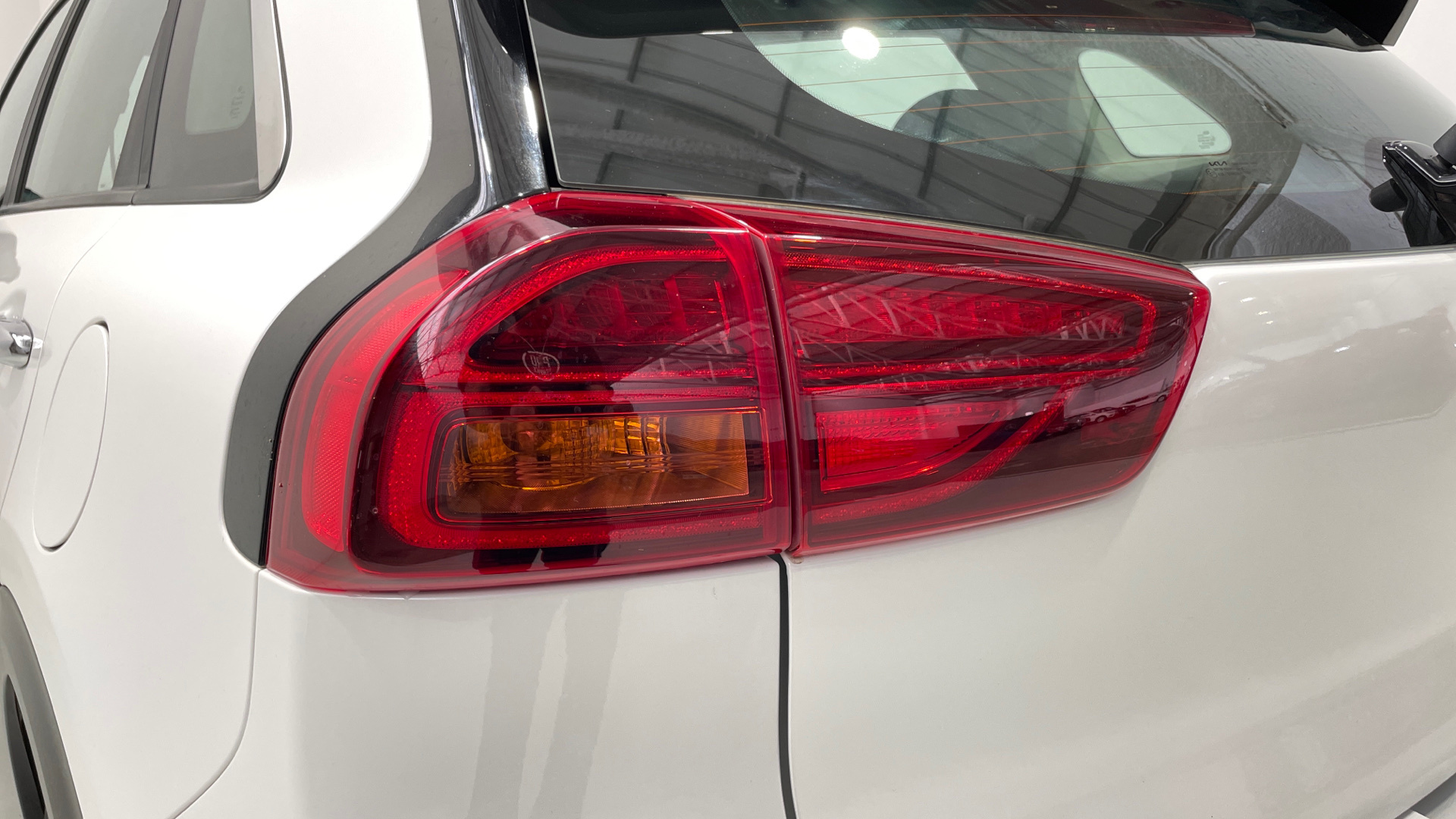 Kia Niro 1.6 GDi PHEV Híbrido - 13