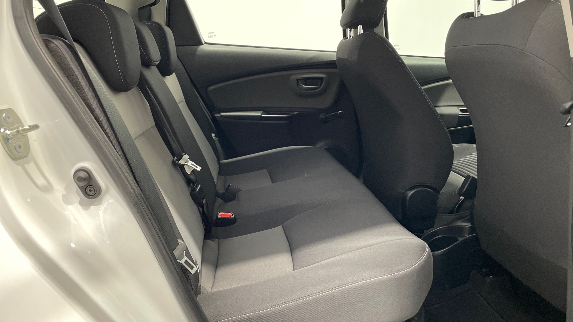 Toyota Yaris 1.5 100H - 12