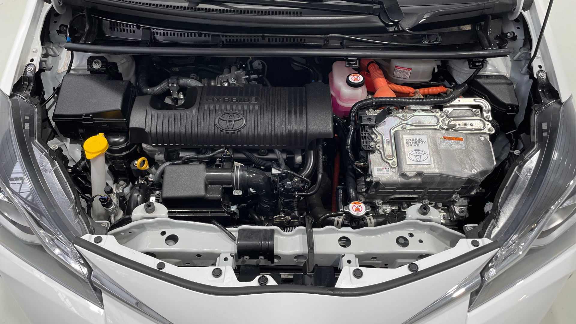 Toyota Yaris 1.5 100H - 15