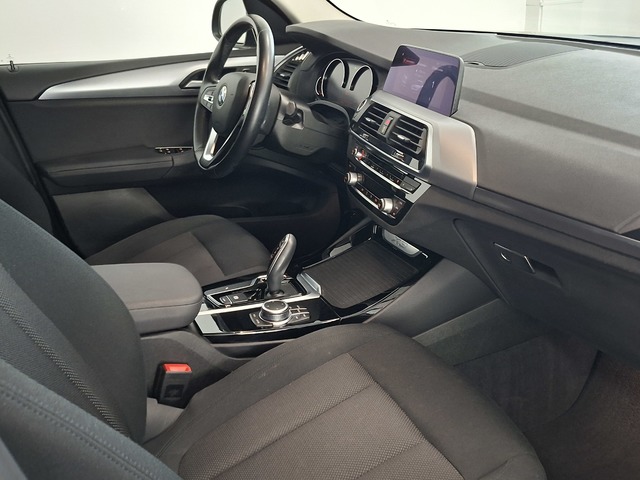 BMW X3 sDrive18d color Gris. Año 2021. 110KW(150CV). Diésel. En concesionario Automoviles Bertolin S.L. de Valencia
