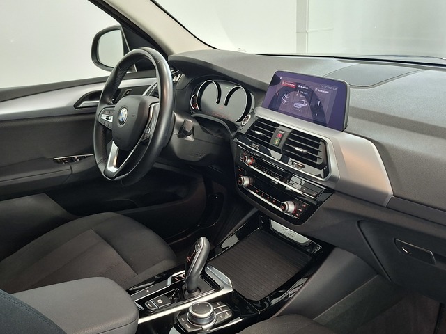 BMW X3 sDrive18d color Gris. Año 2021. 110KW(150CV). Diésel. En concesionario Automoviles Bertolin S.L. de Valencia