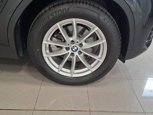 BMW X3 sDrive18d color Gris. Año 2021. 110KW(150CV). Diésel. En concesionario Automoviles Bertolin S.L. de Valencia