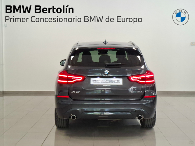 BMW X3 sDrive18d color Gris. Año 2021. 110KW(150CV). Diésel. En concesionario Automoviles Bertolin S.L. de Valencia