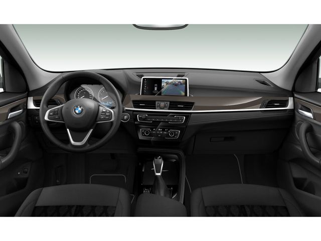 BMW X1 xDrive25e color Gris Plata. Año 2021. 162KW(220CV). Híbrido Electro/Gasolina. En concesionario Ceres Motor S.L. de Cáceres