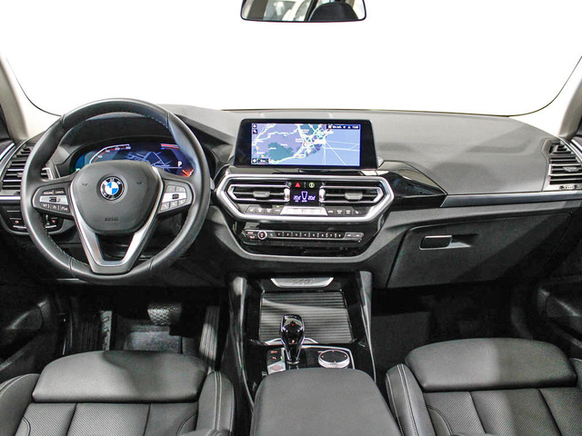 BMW X3 xDrive20d color Negro. Año 2023. 140KW(190CV). Diésel. En concesionario Barcelona Premium -- GRAN VIA de Barcelona