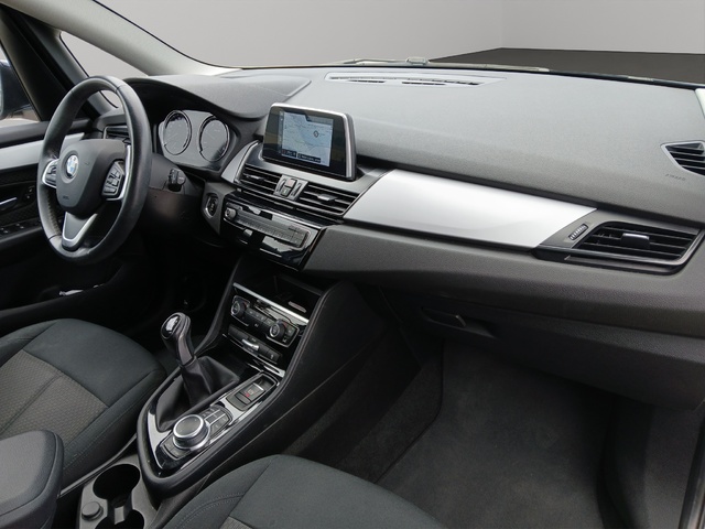 BMW Serie 2 216d Active Tourer color Azul. Año 2019. 85KW(116CV). Diésel. En concesionario GANDIA Automoviles Fersan, S.A. de Valencia
