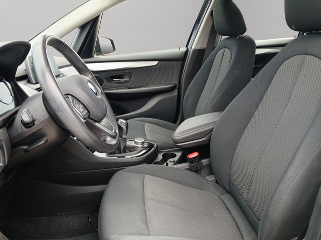 BMW Serie 2 216d Active Tourer color Azul. Año 2019. 85KW(116CV). Diésel. En concesionario GANDIA Automoviles Fersan, S.A. de Valencia