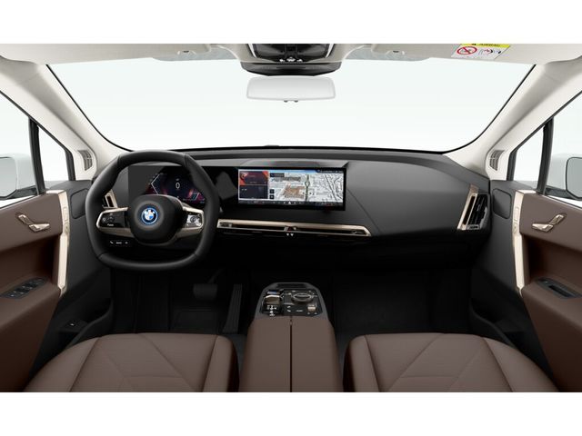 BMW iX xDrive40 color Blanco. Año 2023. 240KW(326CV). Eléctrico. En concesionario Móvil Begar Alicante de Alicante