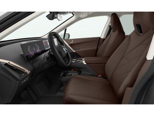 Fotos de BMW iX xDrive40 color Blanco. Año 2023. 240KW(326CV). Eléctrico. En concesionario Móvil Begar Alicante de Alicante