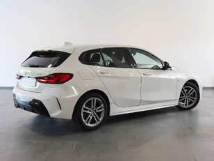 BMW Serie 1 118i color Blanco. Año 2021. 103KW(140CV). Gasolina. En concesionario Autogal de Ourense