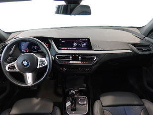 BMW Serie 1 118i color Blanco. Año 2021. 103KW(140CV). Gasolina. En concesionario Autogal de Ourense
