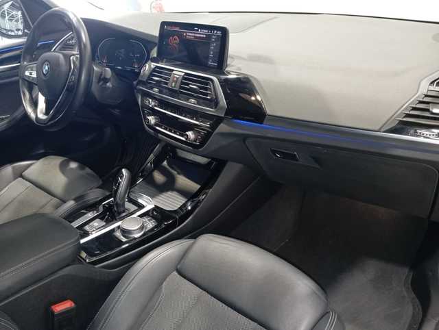 BMW X3 xDrive20d color Gris. Año 2021. 140KW(190CV). Diésel. En concesionario Motor Munich - Terrassa - VO de Barcelona