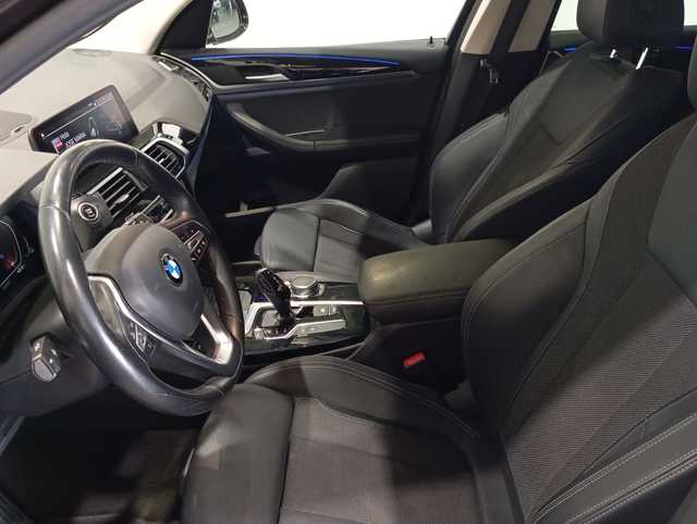 BMW X3 xDrive20d color Gris. Año 2021. 140KW(190CV). Diésel. En concesionario Motor Munich - Terrassa - VO de Barcelona