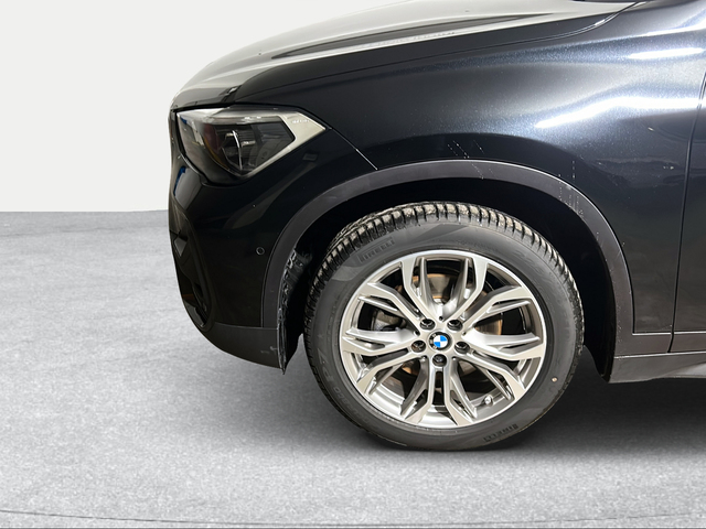 BMW X1 sDrive18d color Negro. Año 2021. 110KW(150CV). Diésel. En concesionario San Pablo Motor | Su Eminencia de Sevilla