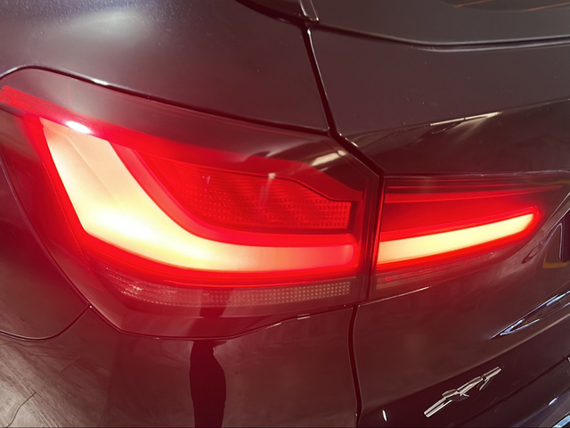 BMW X1 sDrive18d color Negro. Año 2021. 110KW(150CV). Diésel. En concesionario San Pablo Motor | Su Eminencia de Sevilla