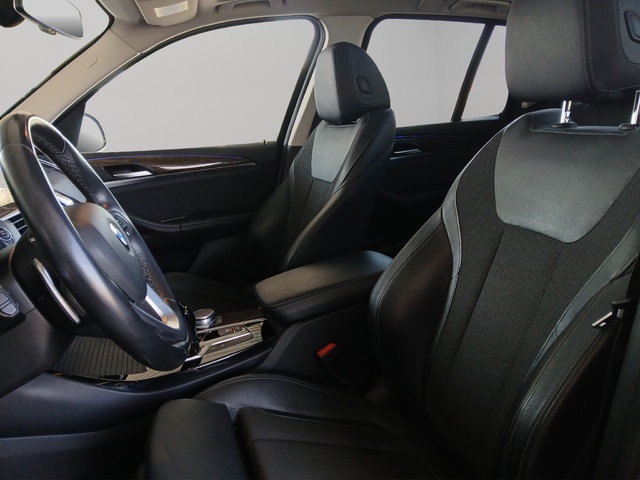 BMW X3 xDrive20d color Azul. Año 2019. 140KW(190CV). Diésel. En concesionario GANDIA Automoviles Fersan, S.A. de Valencia
