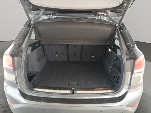 BMW X1 xDrive20i color Gris. Año 2020. 141KW(192CV). Gasolina. En concesionario FINESTRAT Automoviles Fersan, S.A. de Alicante