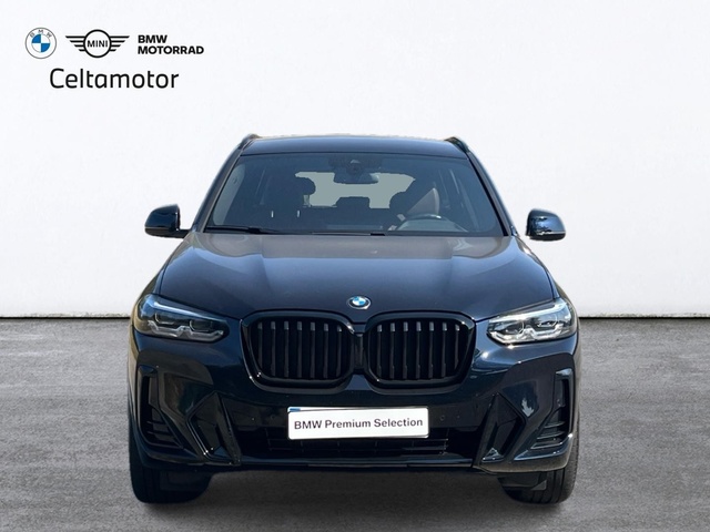 BMW X3 xDrive20d color Negro. Año 2024. 140KW(190CV). Diésel. En concesionario Celtamotor Caldas Reis de Pontevedra
