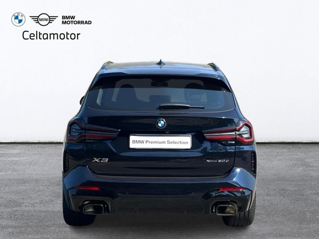 BMW X3 xDrive20d color Negro. Año 2024. 140KW(190CV). Diésel. En concesionario Celtamotor Caldas Reis de Pontevedra