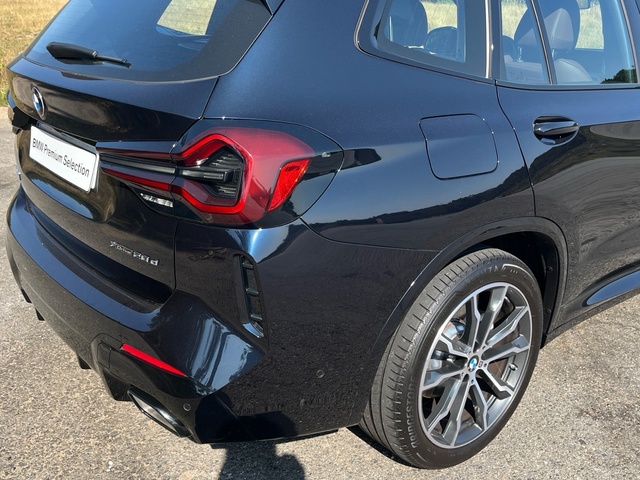 BMW X3 xDrive20d color Negro. Año 2024. 140KW(190CV). Diésel. En concesionario Celtamotor Caldas Reis de Pontevedra