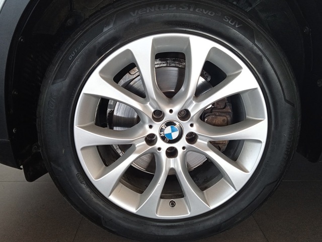 BMW X5 xDrive40d color Blanco. Año 2019. 230KW(313CV). Diésel. En concesionario ALBAMOCION CIUDAD REAL  de Ciudad Real