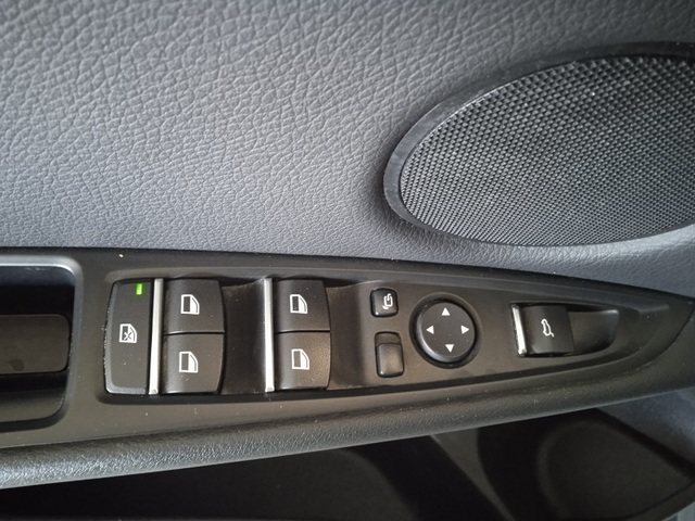 BMW X5 xDrive40d color Blanco. Año 2019. 230KW(313CV). Diésel. En concesionario ALBAMOCION CIUDAD REAL  de Ciudad Real