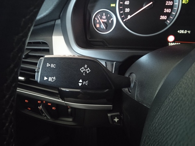 BMW X5 xDrive40d color Blanco. Año 2019. 230KW(313CV). Diésel. En concesionario ALBAMOCION CIUDAD REAL  de Ciudad Real
