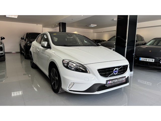 Volvo V40 D2 R-Design Momentum Auto 88 kW (120 CV)