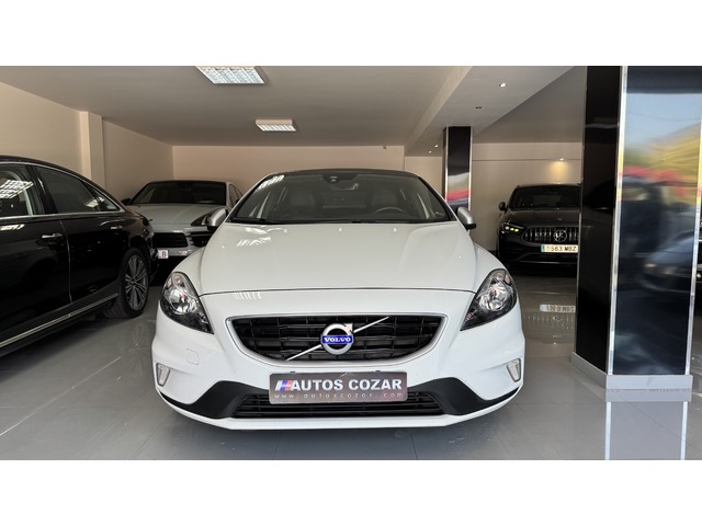 Volvo V40 D2 R-Design Momentum Auto 88 kW (120 CV)