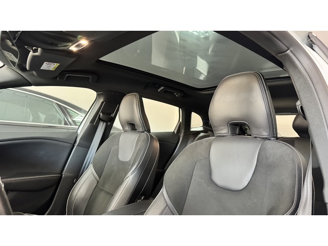 Volvo V40 D2 R-Design Momentum Auto 88 kW (120 CV)