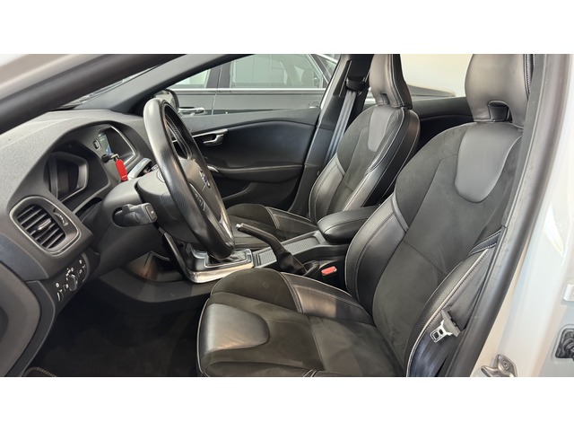 Volvo V40 D2 R-Design Momentum Auto 88 kW (120 CV)