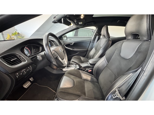 Volvo V40 D2 R-Design Momentum Auto 88 kW (120 CV)